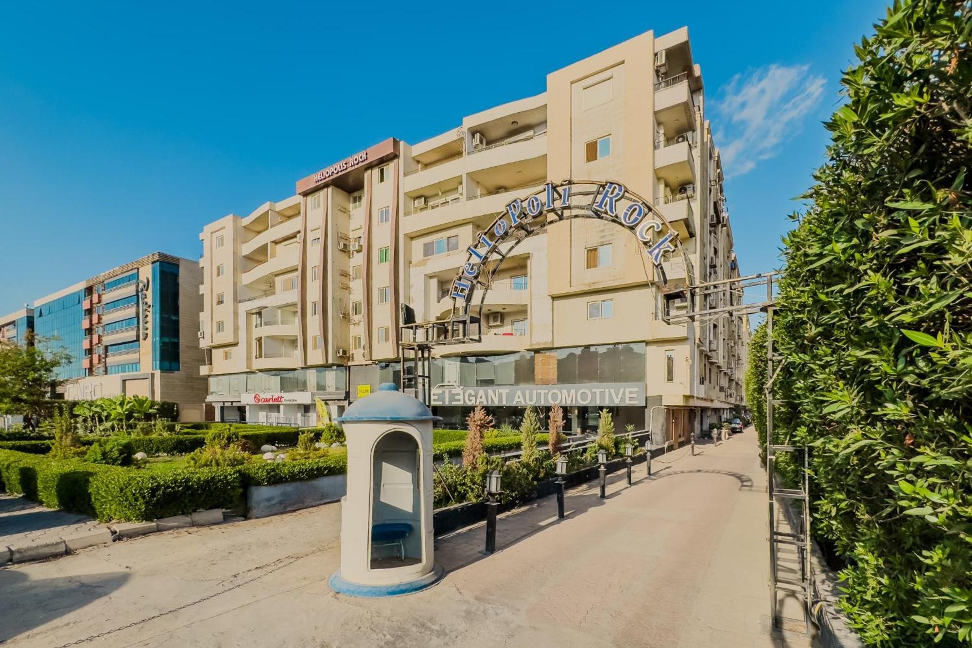 Distinct & Decent 2 Bdr Apt Steps From Nightlife And Airport Kairó Kültér fotó