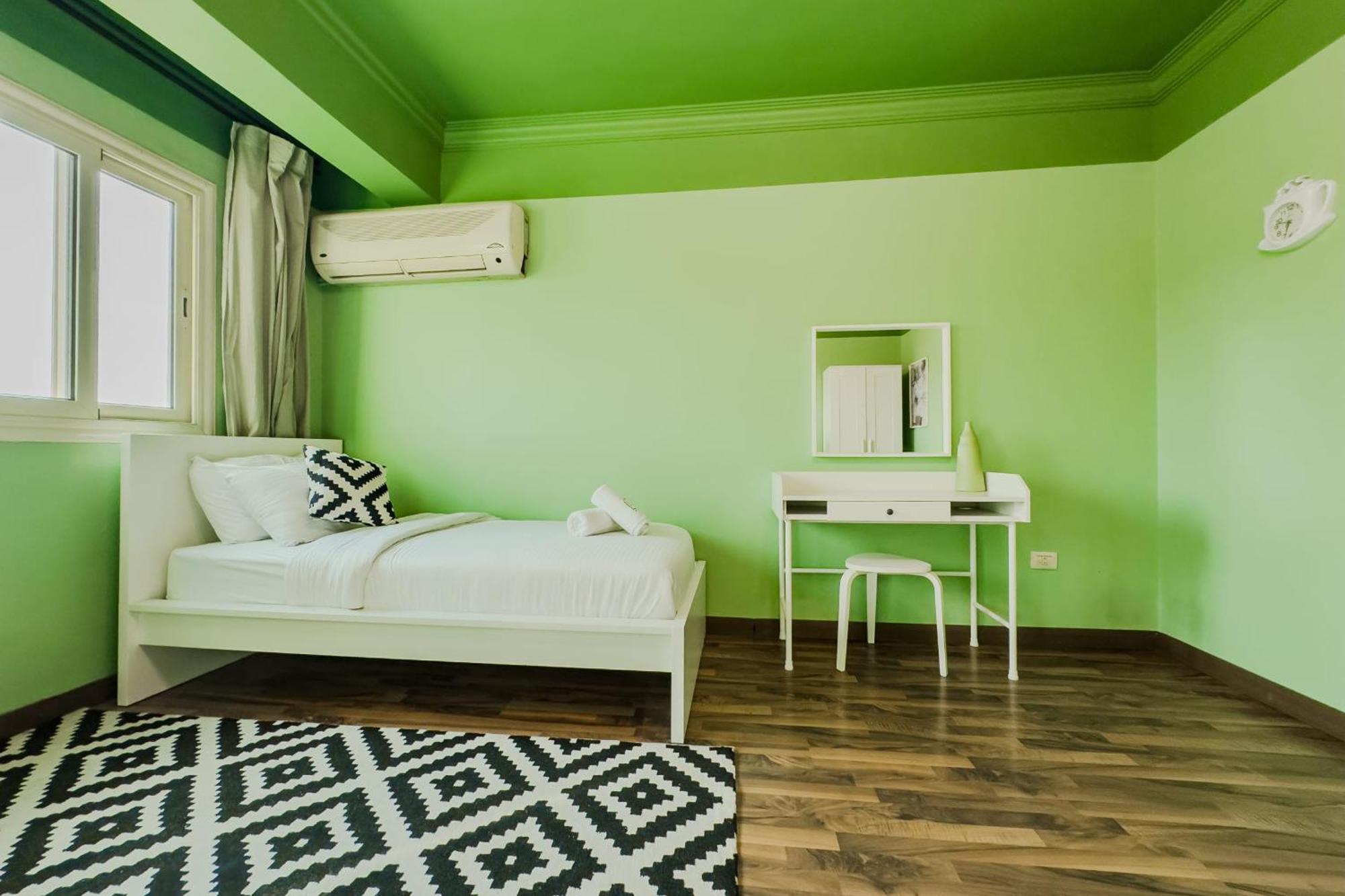 Distinct & Decent 2 Bdr Apt Steps From Nightlife And Airport Kairó Kültér fotó